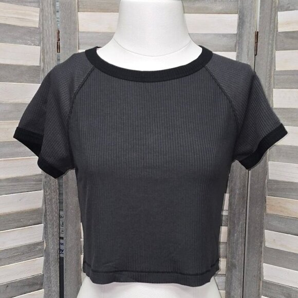 Women's Short Sleeve T-Shirt | Wild Fable | Medium - Picture 1 of 9